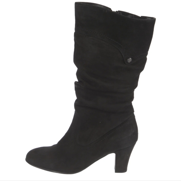 BLONDO black suede boots